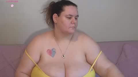 Snapshot of mzjuicybootay2169 chatting on September 9, 12:48 pm Mzjuicybootay online show from September 9, 12:48 pm