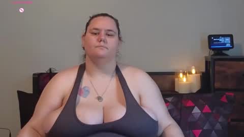 Snapshot of mzjuicybootay2169 chatting on September 15, 7:14 pm Mzjuicybootay online show from September 15, 7:14 pm