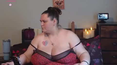 Snapshot of mzjuicybootay2169 chatting on September 19, 7:47 pm Mzjuicybootay online show from September 19, 7:47 pm