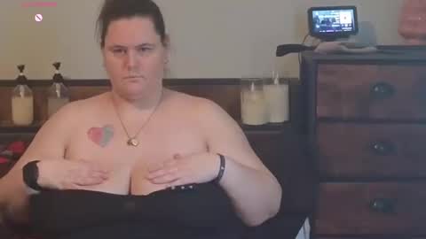 Snapshot of mzjuicybootay2169 chatting on October 10, 7:57 pm Mzjuicybootay online show from October 10, 7:57 pm