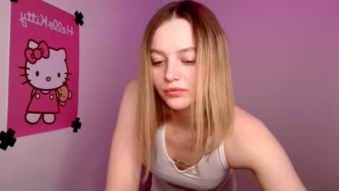 Eva  online show from February 12, 1:37 pm