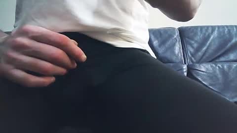 Snapshot of n3philim999 chatting on February 20, 12:41 am n3philim999 online show from February 20, 12:41 am