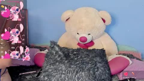 Snapshot of n_tiana chatting on February 4, 4:18 am Tiana online show from February 4, 4:18 am