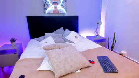 AMY online show from December 5, 7:54 pm