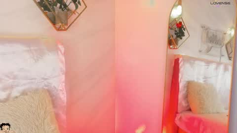 naamah_b online show from September 17, 2:30 pm