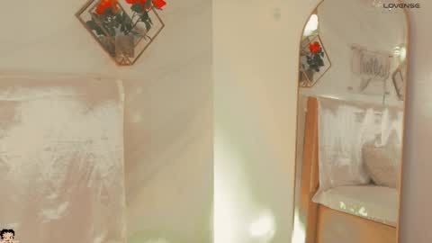 naamah_b online show from November 13, 2:16 pm