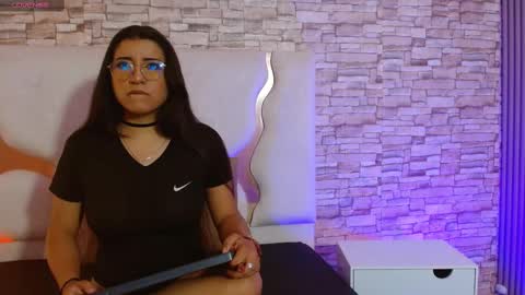 Snapshot of naanaky_tay chatting on September 17, 11:45 am TARA online show from September 17, 11:45 am