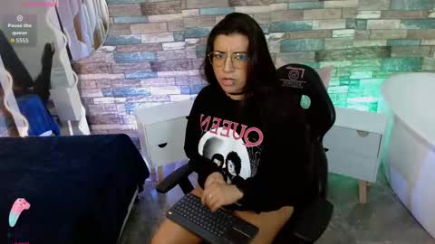 Snapshot of naanaky_tay chatting on September 21, 12:18 pm TARA online show from September 21, 12:18 pm