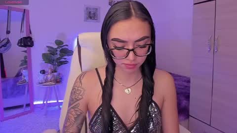 Snapshot of naath_ chatting on December 1, 10:21 pm anny online show from December 1, 10:21 pm