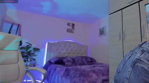 Snapshot of naath_ chatting on December 22, 10:15 pm anny online show from December 22, 10:15 pm