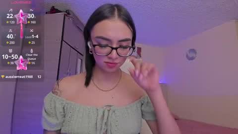 Snapshot of naath_ chatting on February 22, 10:42 pm anny online show from February 22, 10:42 pm