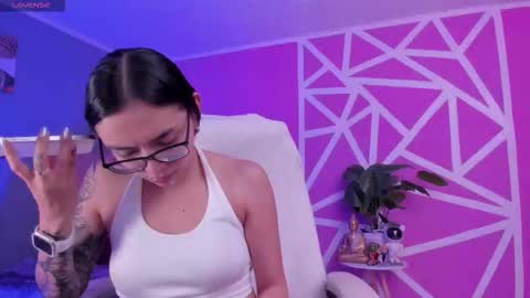 Snapshot of naath_ chatting on October 7, 10:29 pm anny online show from October 7, 10:29 pm