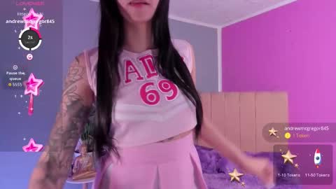 Snapshot of naath_ chatting on October 31, 10:00 pm anny online show from October 31, 10:00 pm