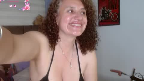 nadia_84 online show from May 22, 2:01 pm