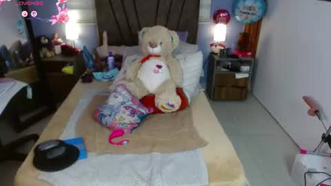 nadia_84 online show from June 24, 7:35 pm