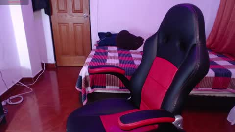 Snapshot of nadia_palmer chatting on December 5, 10:33 am Nadi online show from December 5, 10:33 am