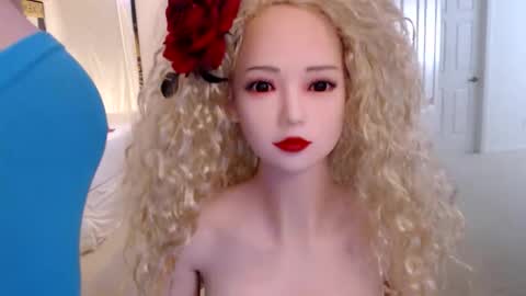 Snapshot of nadia_vixen chatting on April 21, 9:17 pm Nadia Vixen online show from April 21, 9:17 pm