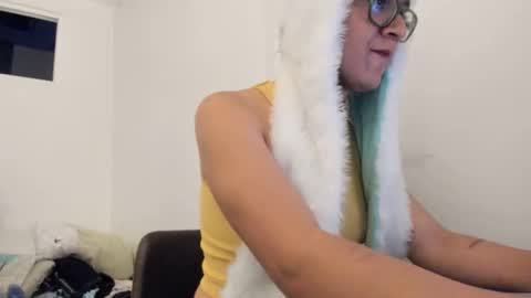 Nadia Clara online show from November 25, 7:52 am