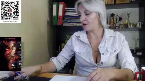 Snapshot of nadin_slut chatting on October 6, 5:21 pm Nadin online show from October 6, 5:21 pm
