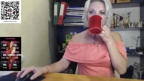 Snapshot of nadin_slut chatting on October 11, 7:01 pm Nadin online show from October 11, 7:01 pm