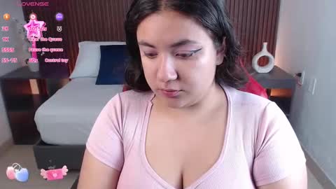 Snapshot of nadine_russo chatting on December 3, 7:11 pm Nadine online show from December 3, 7:11 pm