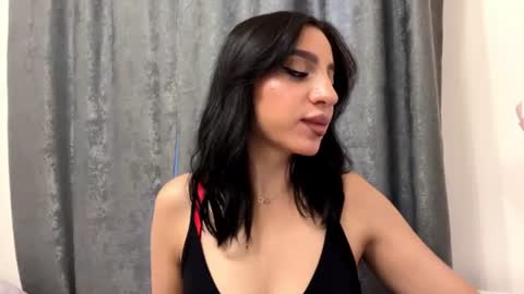Snapshot of nadinevanni chatting on June 26, 2:10 pm Leya online show from June 26, 2:10 pm