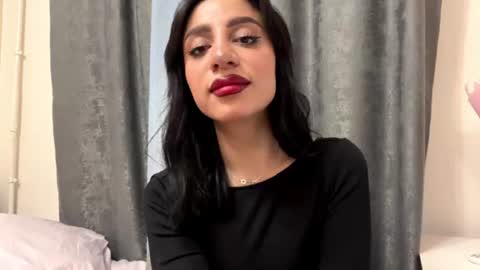 Snapshot of nadinevanni chatting on June 30, 4:30 pm Leya online show from June 30, 4:30 pm