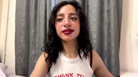 Snapshot of nadinevanni chatting on July 3, 4:35 pm Leya online show from July 3, 4:35 pm