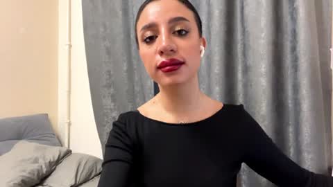Snapshot of nadinevanni chatting on July 10, 4:31 pm Leya online show from July 10, 4:31 pm