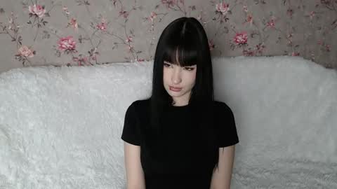 Naemi online show from April 17, 3:37 pm