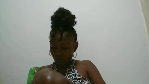 nah296652 online show from May 27, 6:49 pm