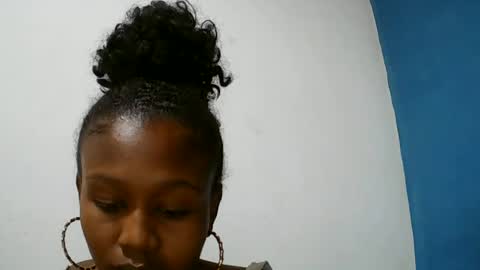 nah296652 online show from July 1, 6:18 pm