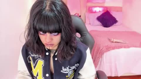 Snapshot of nahemot_sadish chatting on February 27, 12:05 pm nahemot_sadish online show from February 27, 12:05 pm