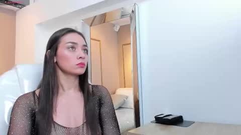 Snapshot of nahimithompson chatting on October 23, 9:13 pm Nahimi online show from October 23, 9:13 pm