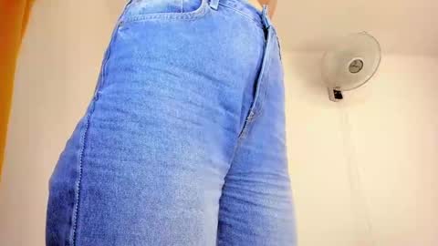 independent model online show from February 17, 4:31 am