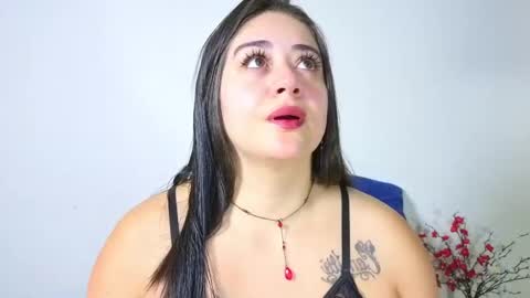 Snapshot of nahomi_sweett chatting on May 21, 10:44 am Nahomi online show from May 21, 10:44 am