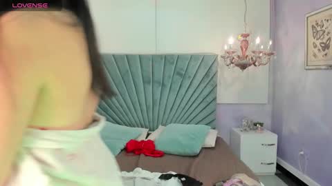 Nahomi online show from December 10, 1:54 am