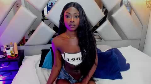 Snapshot of nahomii_hill chatting on February 28, 9:12 pm Nahomi online show from February 28, 9:12 pm