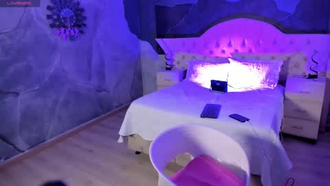 Nahomi online show from February 25, 4:24 am