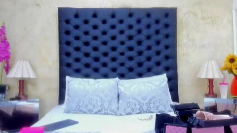 Nahomi  online show from February 18, 12:23 pm