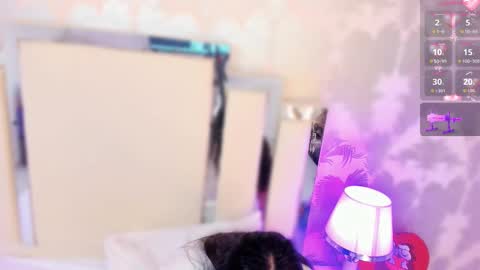 Nahomy Roberts online show from November 24, 12:27 pm