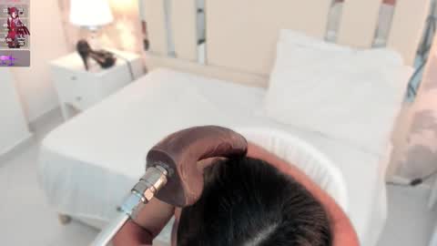 Snapshot of nahomyroberts chatting on January 18, 8:40 am Nahomy Roberts online show from January 18, 8:40 am