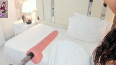 Snapshot of nahomyroberts chatting on February 5, 8:30 am Nahomy Roberts online show from February 5, 8:30 am