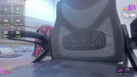 nahomyrusell online show from June 19, 12:53 pm