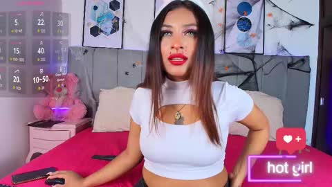 Snapshot of naia_cruz_ chatting on October 18, 8:09 pm Naia online show from October 18, 8:09 pm