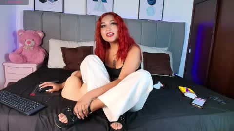 Snapshot of naia_cruz_ chatting on November 20, 7:46 pm Naia online show from November 20, 7:46 pm