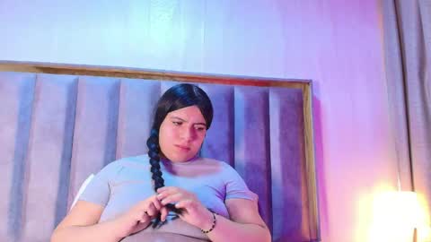 Naia x online show from May 24, 1:05 pm