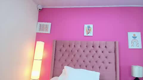 Snapshot of naiayadav chatting on February 7, 12:06 pm Naia online show from February 7, 12:06 pm