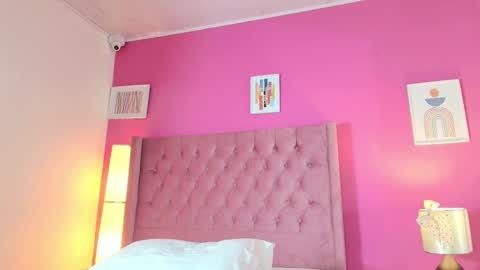 Snapshot of naiayadav chatting on February 15, 3:17 pm Naia online show from February 15, 3:17 pm