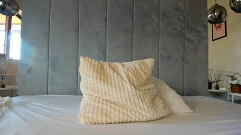 Naila online show from January 8, 9:42 am